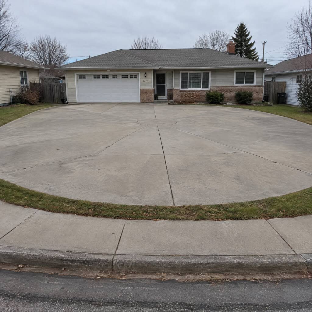 A Circular Driveway on a Quarter-Acre Lot